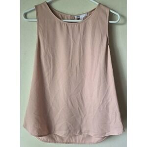 DR 2 Women's Pale Blush Sleeveless Rounded Hem Back Button Size Small